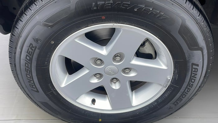 JEEP WRANGLER-Alloy Wheel LHS Front Scratch