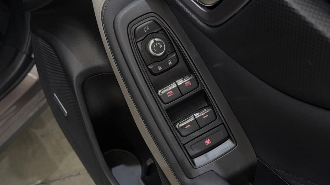2024 Subaru Forester 2.5i-s (AWD), Automatic, 31957 km, Drivers Side Door Panel Controls