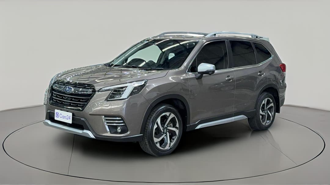 2024 Subaru Forester 2.5i-s (AWD), Automatic, 31957 km, Left Front Diagonal (45- Degree) View
