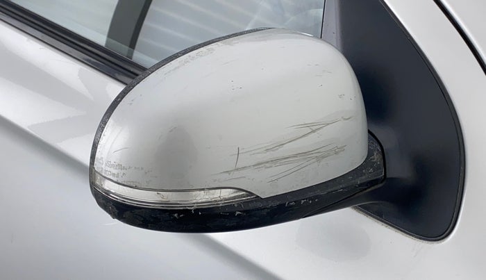 2012 Hyundai i20 SPORTZ 1.2, Petrol, Manual, 55,086 km, Right rear-view mirror - Minor scratches