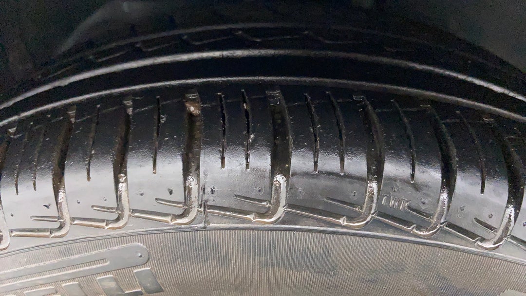 Left Front Tyre Tread
