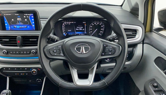 2020 Tata ALTROZ XZ PETROL, Petrol, Manual, 25,421 km, Steering Wheel Close Up