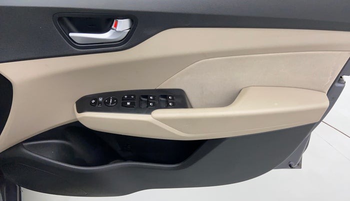 2017 Hyundai Verna 1.6 SX VTVT, Petrol, Manual, 25,013 km, Driver Side Door Panels Control
