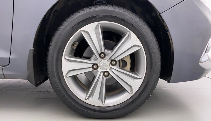 2017 Hyundai Verna 1.6 SX VTVT, Petrol, Manual, 25,013 km, Right Front Wheel