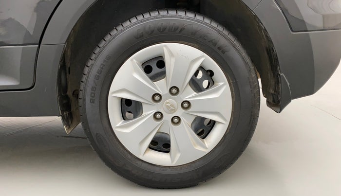2017 Hyundai Creta E PLUS 1.6 PETROL, Petrol, Manual, 33,957 km, Left Rear Wheel
