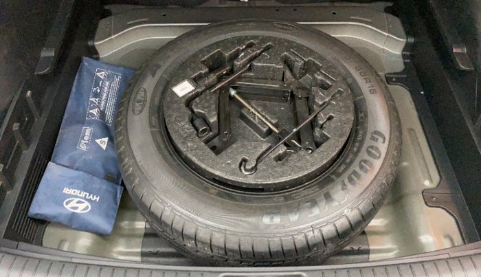 2017 Hyundai Creta E PLUS 1.6 PETROL, Petrol, Manual, 33,957 km, Spare Tyre
