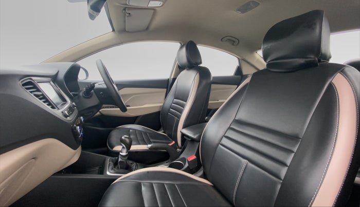 2018 Hyundai Verna 1.6 SX VTVT, Petrol, Manual, 26,588 km, Right Side Front Door Cabin View