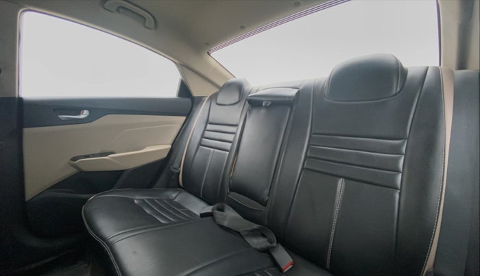 2018 Hyundai Verna 1.6 SX VTVT, Petrol, Manual, 26,588 km, Right Side Rear Door Cabin View