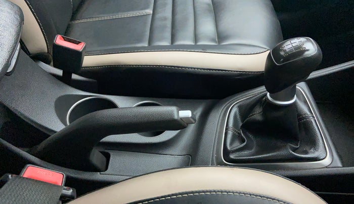 2018 Hyundai Verna 1.6 SX VTVT, Petrol, Manual, 26,588 km, Gear Lever