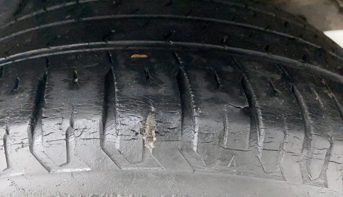 2018 Hyundai Verna 1.6 SX VTVT, Petrol, Manual, 26,588 km, Left Rear Tyre Tread