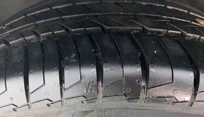 2018 Hyundai Verna 1.6 SX VTVT, Petrol, Manual, 26,588 km, Left Front Tyre Tread