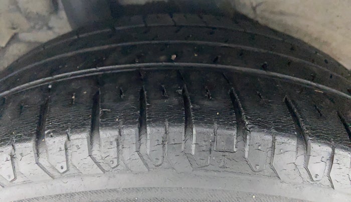 2018 Hyundai Verna 1.6 SX VTVT, Petrol, Manual, 26,588 km, Right Rear Tyre Tread