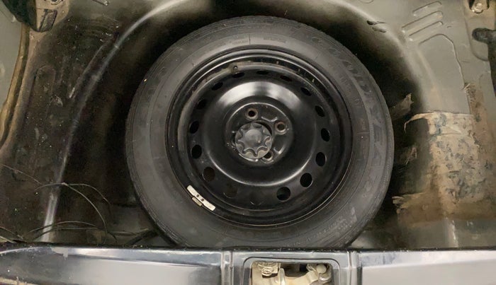 2012 Toyota Etios Liva G, Petrol, Manual, 1,27,764 km, Spare Tyre