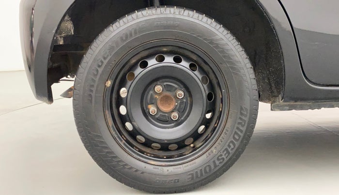 2012 Toyota Etios Liva G, Petrol, Manual, 1,27,764 km, Right Rear Wheel