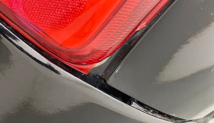 2012 Toyota Etios Liva G, Petrol, Manual, 1,27,764 km, Right tail light - Minor damage