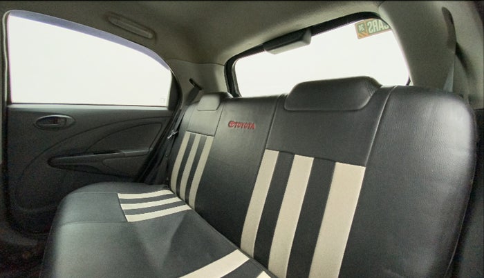 2012 Toyota Etios Liva G, Petrol, Manual, 1,27,764 km, Right Side Rear Door Cabin