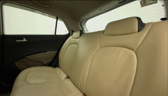 2017 Hyundai Grand i10 SPORTZ (O) 1.2 KAPPA VTVT, Petrol, Manual, 59,691 km, Right Side Rear Door Cabin