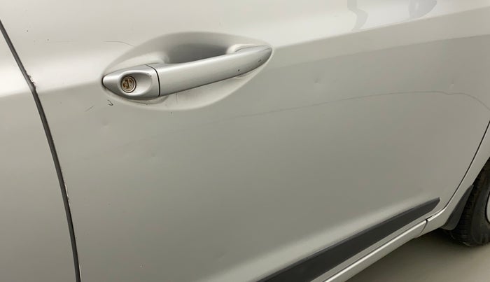 2017 Hyundai Grand i10 SPORTZ (O) 1.2 KAPPA VTVT, Petrol, Manual, 59,691 km, Driver-side door - Slightly dented