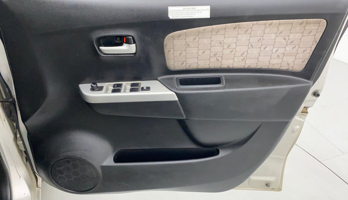 2015 Maruti Wagon R 1.0 VXI AMT, Petrol, Automatic, 41,000 km, Driver Side Door Panels Control