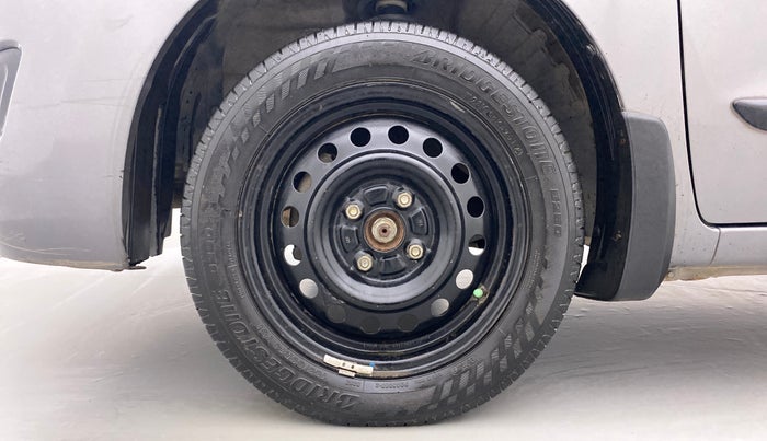 2013 Maruti Wagon R 1.0 VXI, Petrol, Manual, 76,369 km, Left Front Wheel