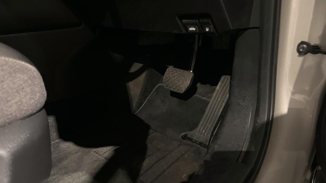 2024 Mazda CX-3 G20 Pure, Automatic, 27998 km, Pedals and Footmat