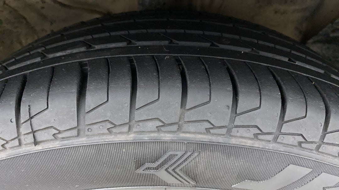 Right Front Tyre Tread