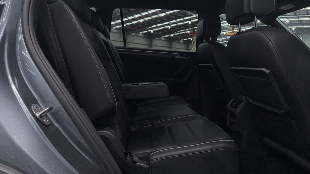 2019 Volkswagen Tiguan Allspace 162 Tsi Highline, Automatic, 79023 km, Right Side Rear Door Cabin View