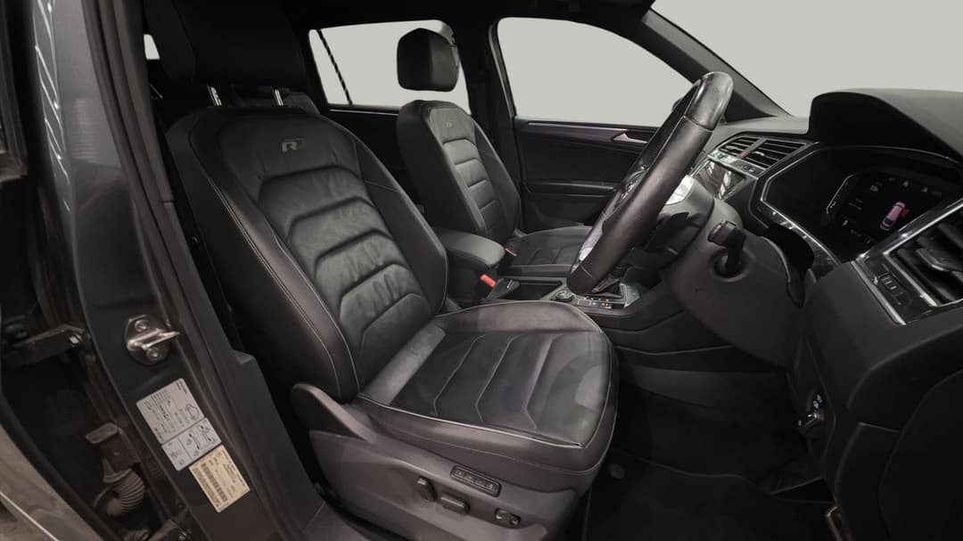 2019 Volkswagen Tiguan Allspace 162 Tsi Highline, Automatic, 79023 km, Right Side Front Door Cabin View