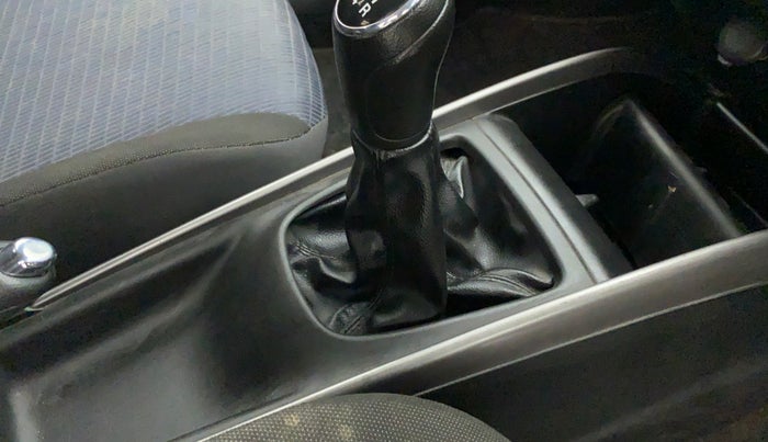 2020 Maruti Baleno ZETA PETROL 1.2, Petrol, Manual, 23,240 km, Gear lever - Boot cover slightly torn