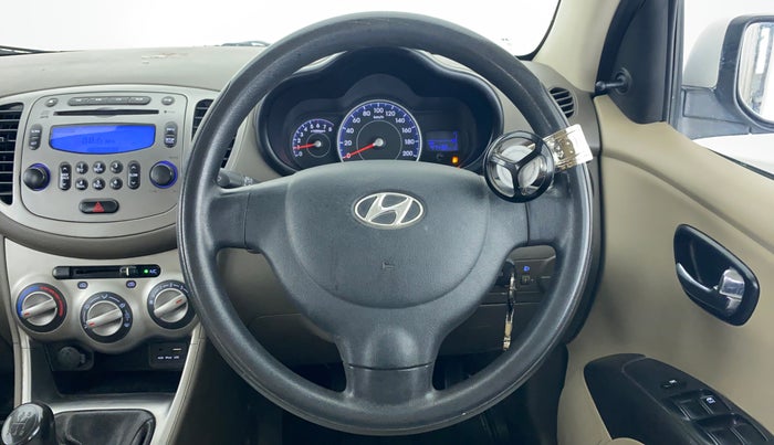 2016 Hyundai i10 SPORTZ 1.1 IRDE2, Petrol, Manual, 47,726 km, Steering Wheel Close Up
