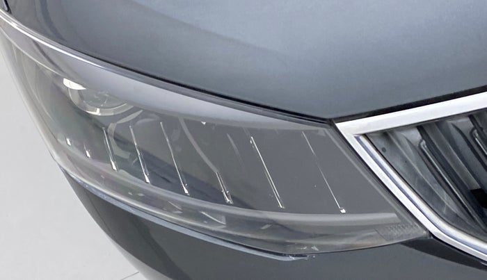 2017 Skoda Rapid 1.6 MPI STYLE AT, Petrol, Automatic, 36,023 km, Right headlight - Minor scratches