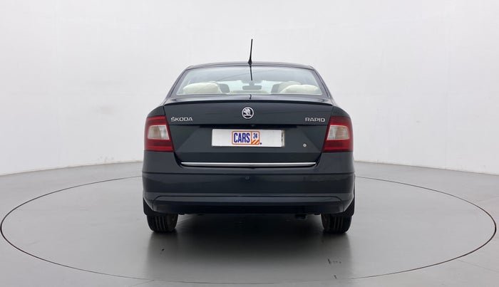 2017 Skoda Rapid 1.6 MPI STYLE AT, Petrol, Automatic, 36,023 km, Back/Rear