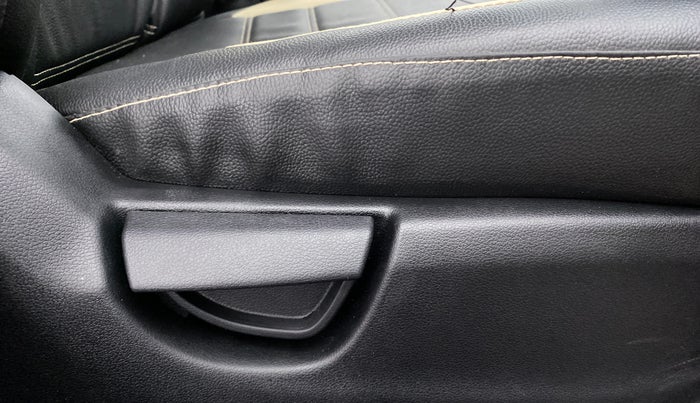 2020 Hyundai NEW SANTRO SPORTZ 1.1, Petrol, Manual, 20,422 km, Driver Side Adjustment Panel