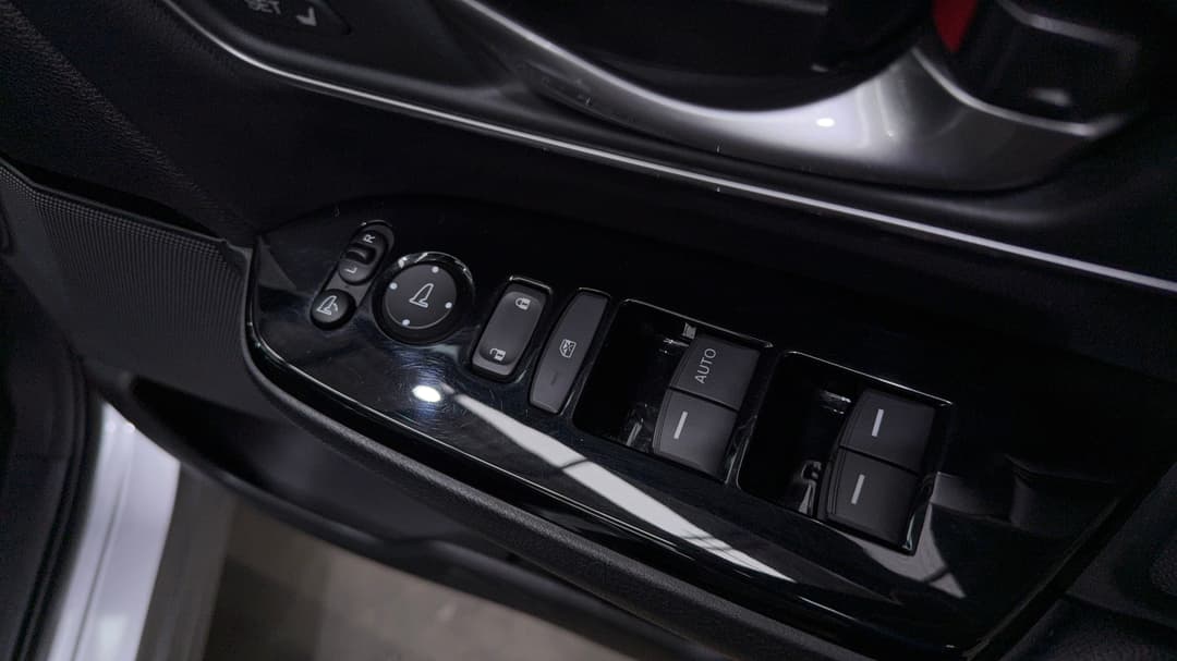 2018 Honda CR-V Vti-l7 (2WD), Automatic, 100986 km, Drivers Side Door Panel Controls