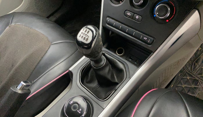 2018 Tata NEXON XM DIESEL, Diesel, Manual, 1,49,410 km, Gear lever - Boot Cover minor damage