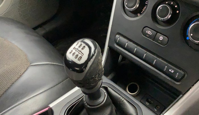 2018 Tata NEXON XM DIESEL, Diesel, Manual, 1,49,410 km, Gear lever - Knob cover torn