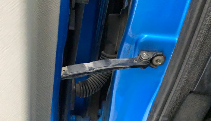 2018 Tata NEXON XM DIESEL, Diesel, Manual, 1,49,410 km, Front passenger door - Checker assembly is not working