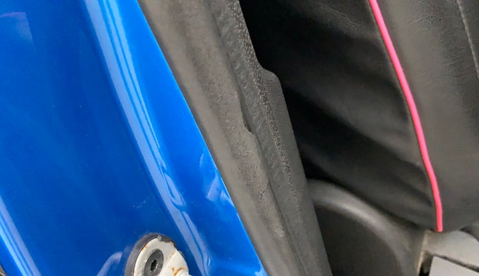 2018 Tata NEXON XM DIESEL, Diesel, Manual, 1,49,410 km, Driver-side door - Beading has minor damage
