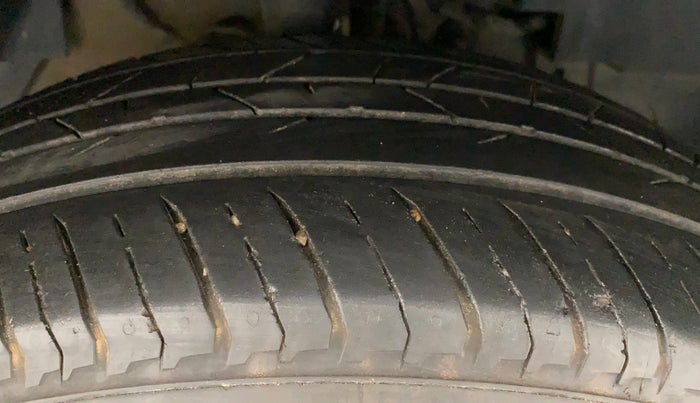 2018 Tata NEXON XM DIESEL, Diesel, Manual, 1,49,410 km, Right Front Tyre Tread