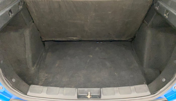 2018 Tata NEXON XM DIESEL, Diesel, Manual, 1,49,410 km, Dicky (Boot door) - Parcel tray missing