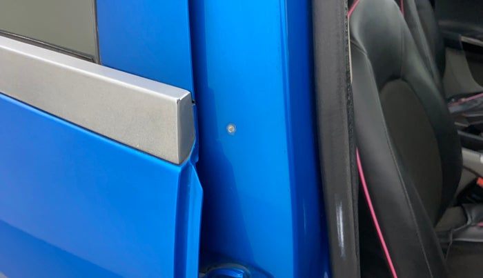 2018 Tata NEXON XM DIESEL, Diesel, Manual, 1,49,410 km, Right B pillar - Slightly dented