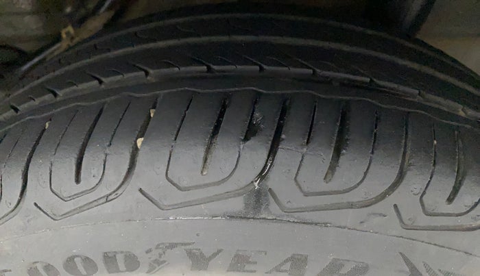 2015 Honda Brio VX AT, Petrol, Automatic, 56,115 km, Left Rear Tyre Tread