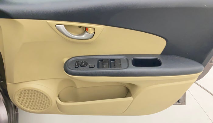 2015 Honda Brio VX AT, Petrol, Automatic, 56,115 km, Driver Side Door Panels Control