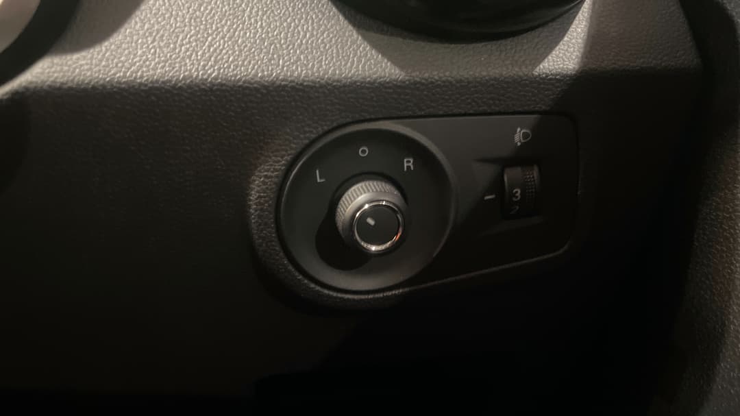 2022 MG ZS Excite, Automatic, 24000 km, Utility Switches/Buttons