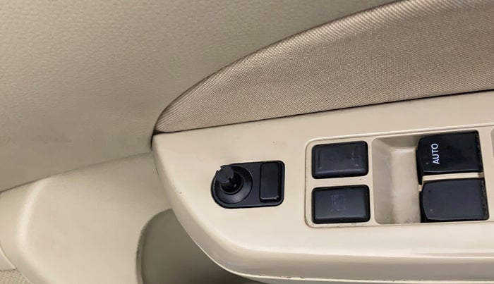 2015 Maruti Swift Dzire ZXI, Petrol, Manual, 1,31,144 km, Right rear-view mirror - ORVM switch has minor damage