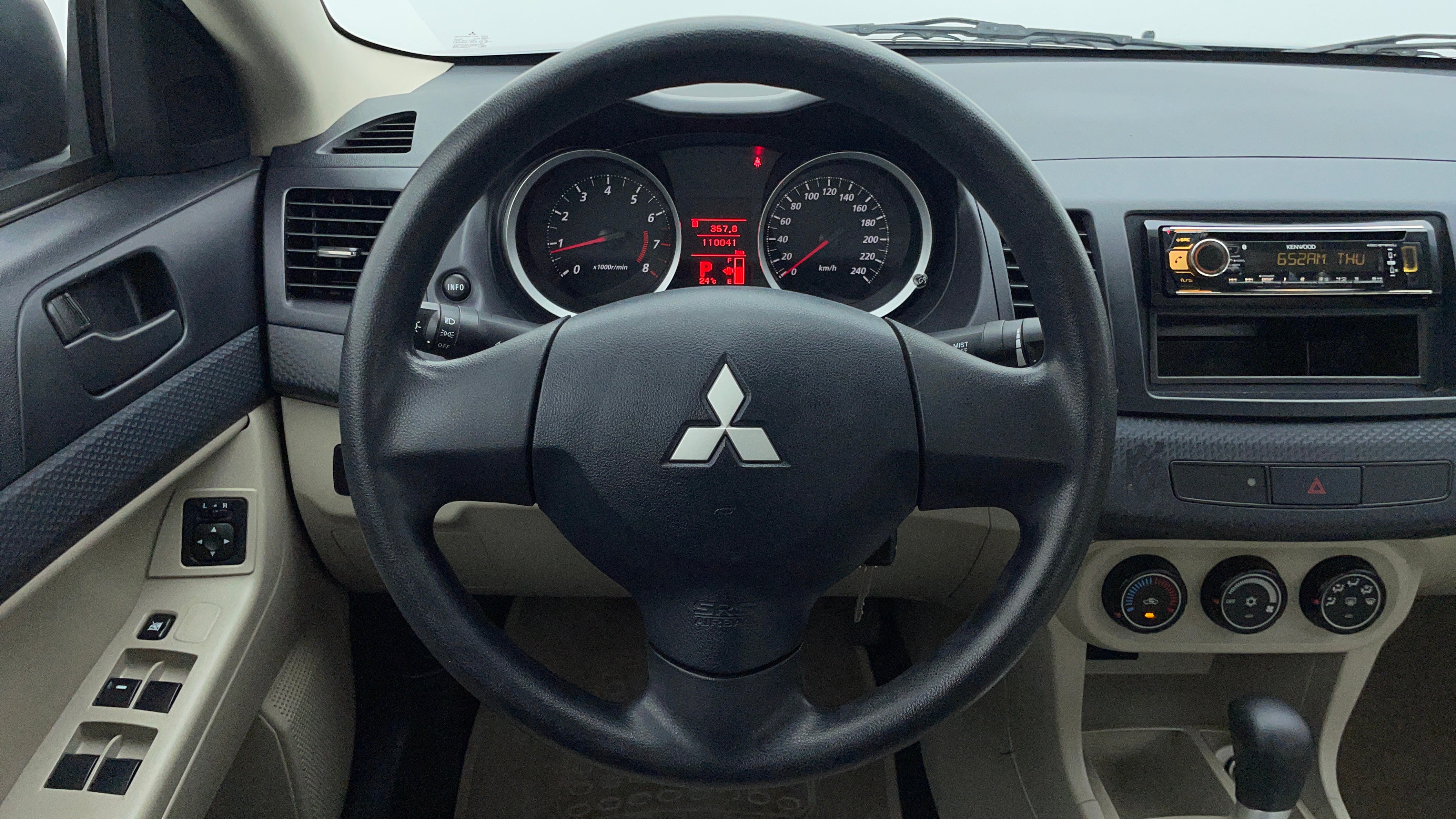 Mitsubishi Lancer-Steering Wheel Close-up