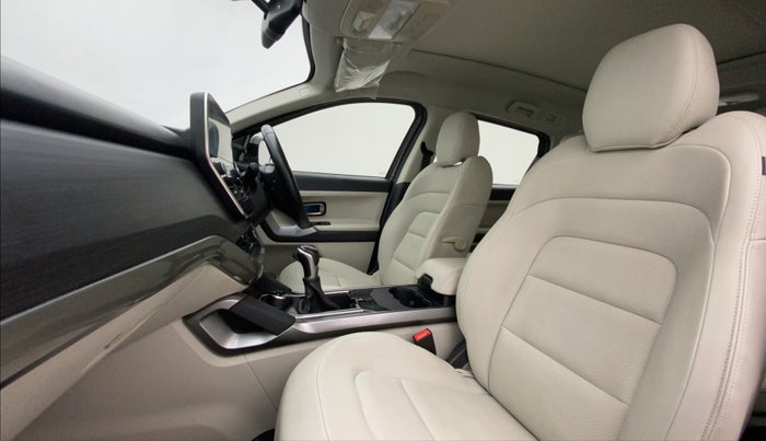 2021 Tata Safari XZA PLUS 6S, Diesel, Automatic, 34,596 km, Right Side Front Door Cabin