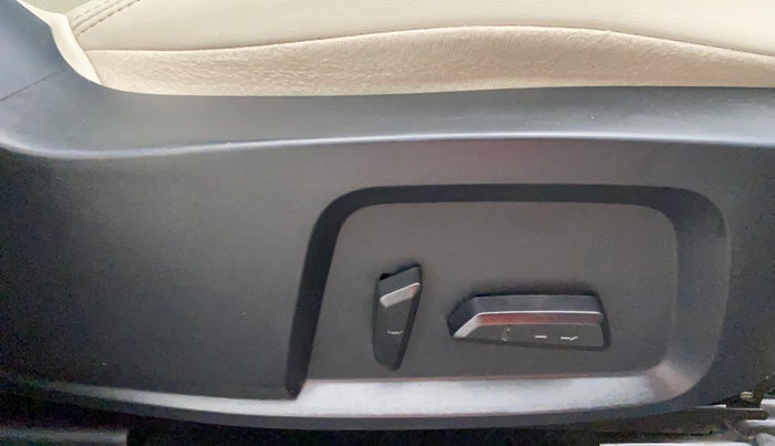 2021 Tata Safari XZA PLUS 6S, Diesel, Automatic, 34,596 km, Driver Side Adjustment Panel