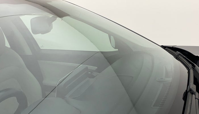 2021 Tata Safari XZA PLUS 6S, Diesel, Automatic, 34,596 km, Front windshield - Minor spot on windshield