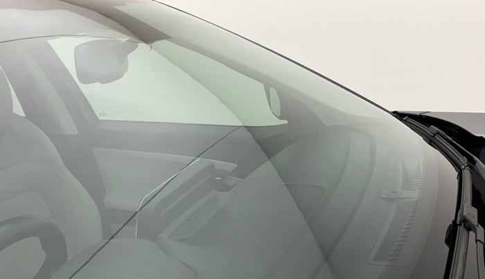 2021 Tata Safari XZA PLUS 6S, Diesel, Automatic, 35,174 km, Front windshield - Minor spot on windshield